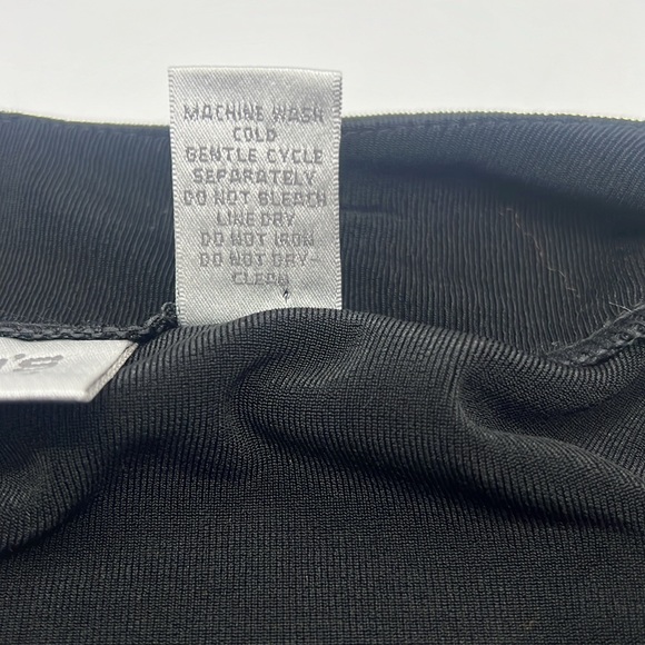 Chico’s Travelers Floral Embroidered Black Blazer - Picture 10 of 10